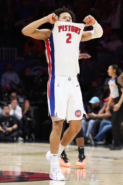 坎宁安穿着银河配色Cut3，得到16分3篮板14助攻2盖帽